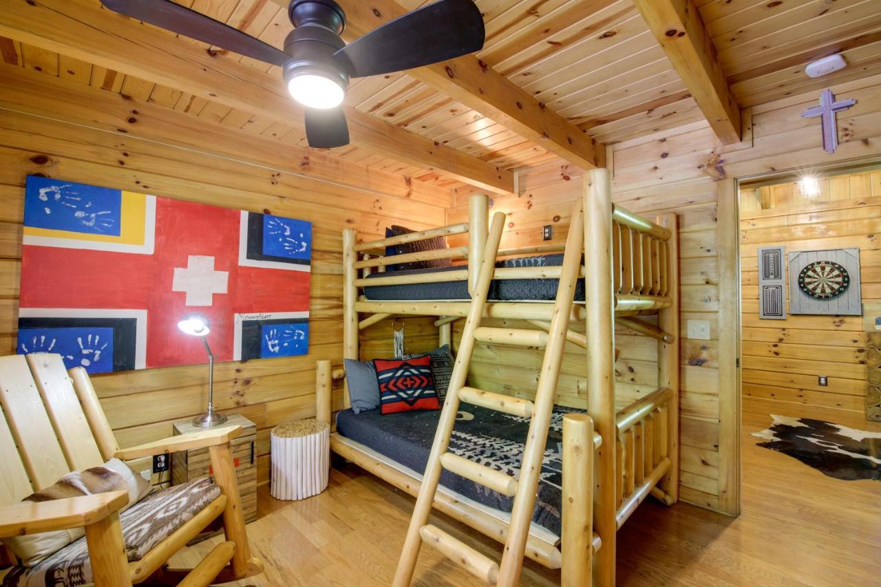 Gatlinburg Family Cabin With Private Hot Tub And Deck! Villa Dış mekan fotoğraf